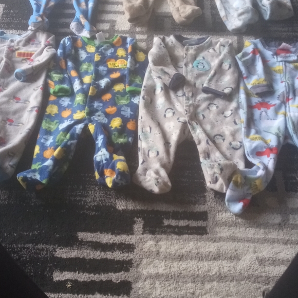3-6M baby pjs. - Picture 3 of 3